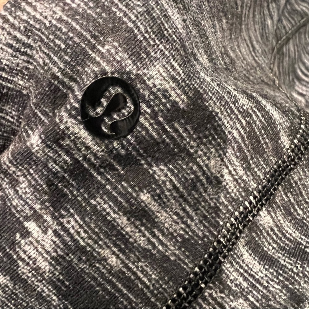 Lululemon exquisite crop dramatic static white black / black - Picture 8 of 14